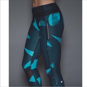 Lululemon Inspire Crop Tight